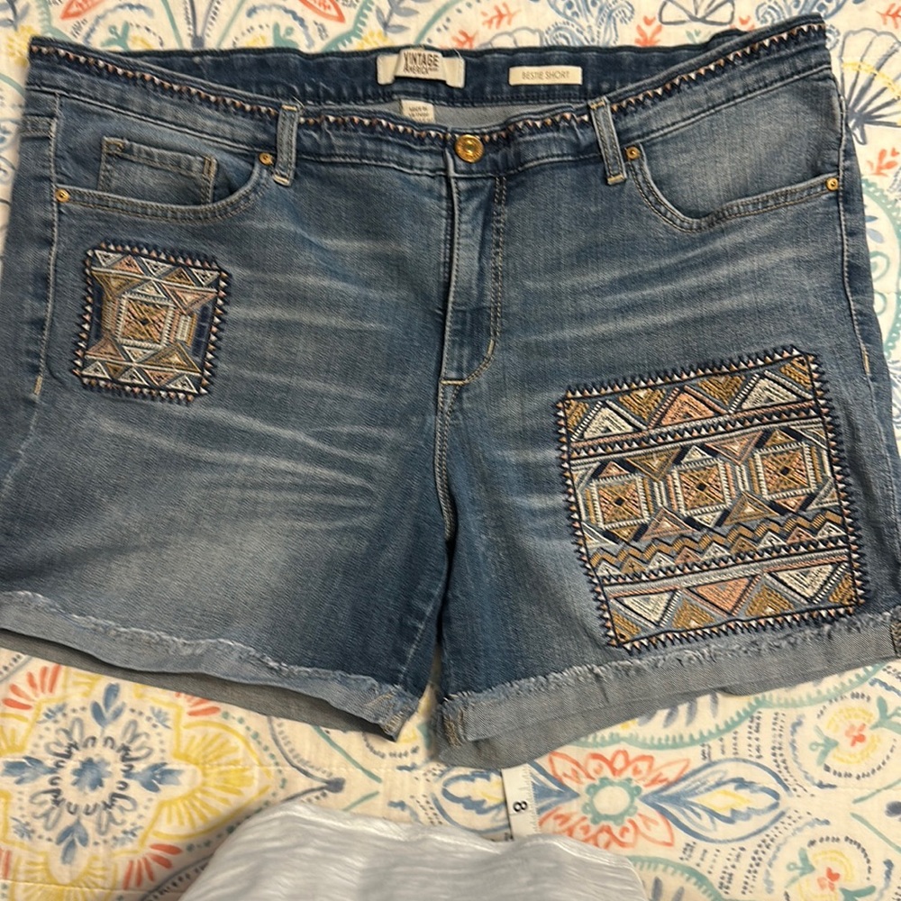 Vintage America Bestie embroidered denim shorts, size 14/32